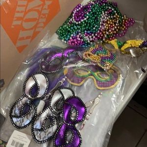 Marie gras masks **NEW WITH TAGS**
